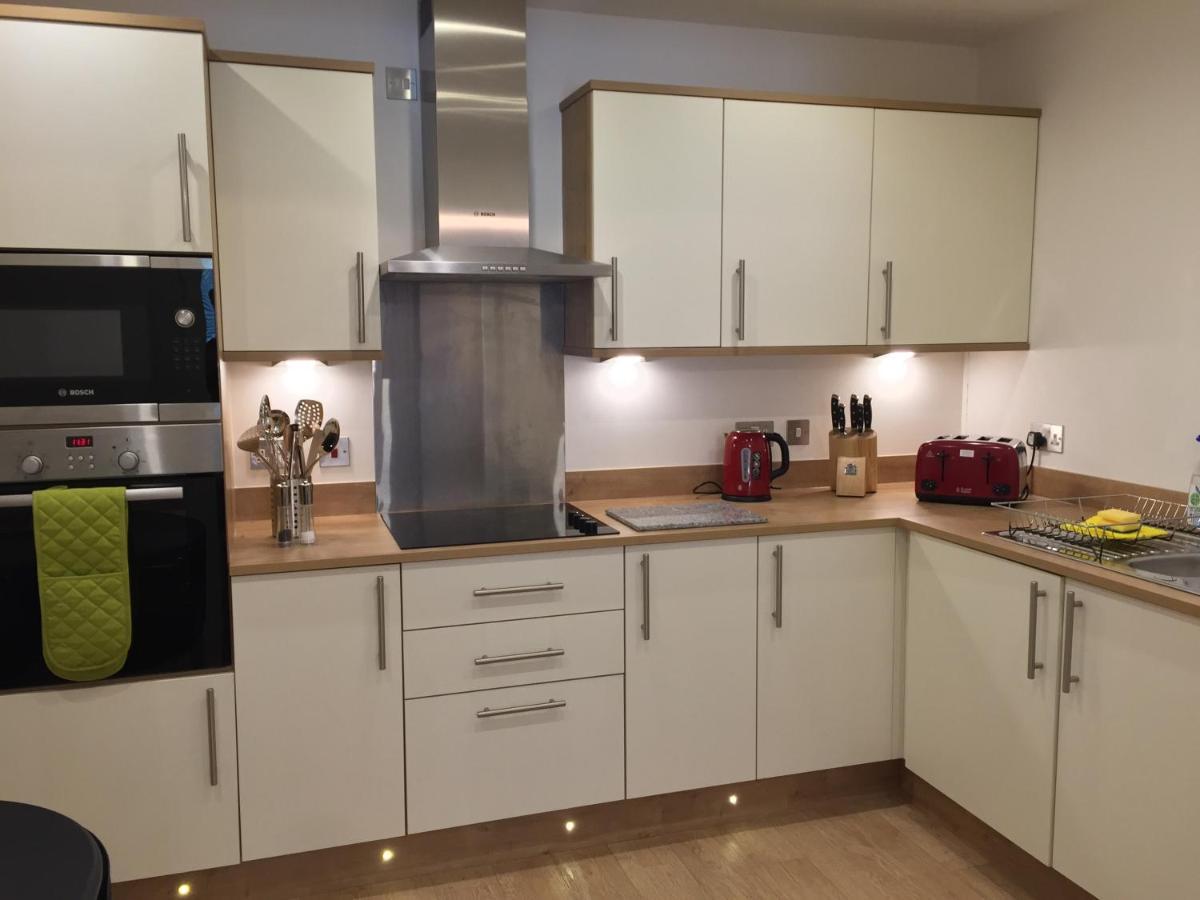 Inverness City Suites Ngoại thất bức ảnh