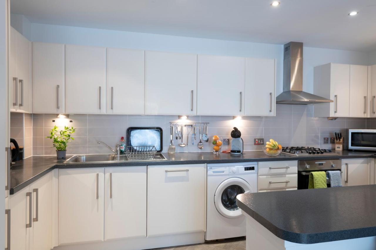 Inverness City Suites Ngoại thất bức ảnh