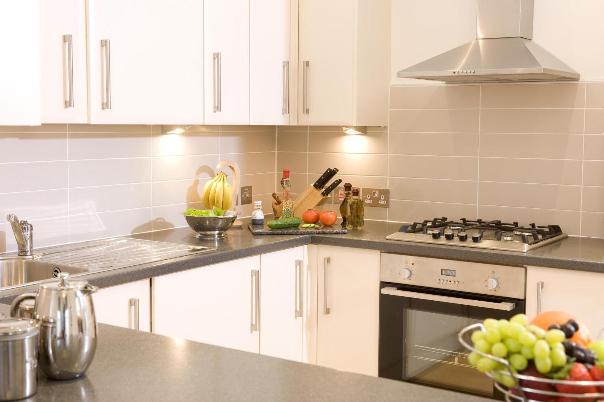 Inverness City Suites Ngoại thất bức ảnh