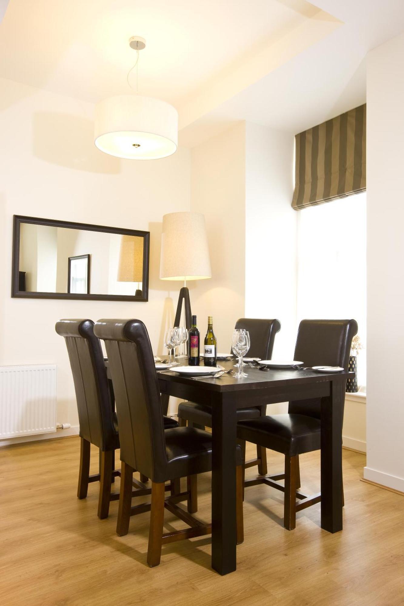 Inverness City Suites Ngoại thất bức ảnh