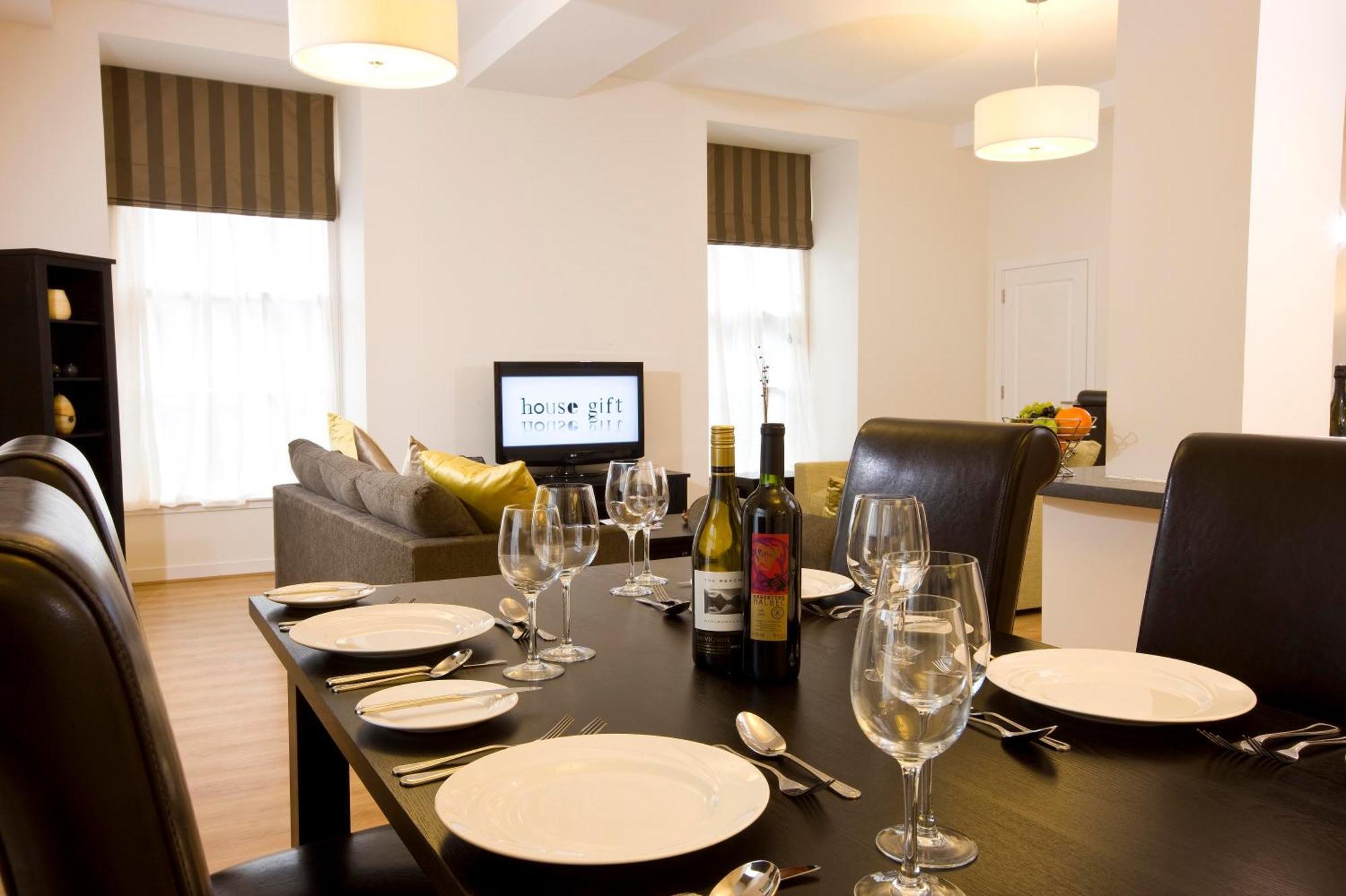 Inverness City Suites Ngoại thất bức ảnh