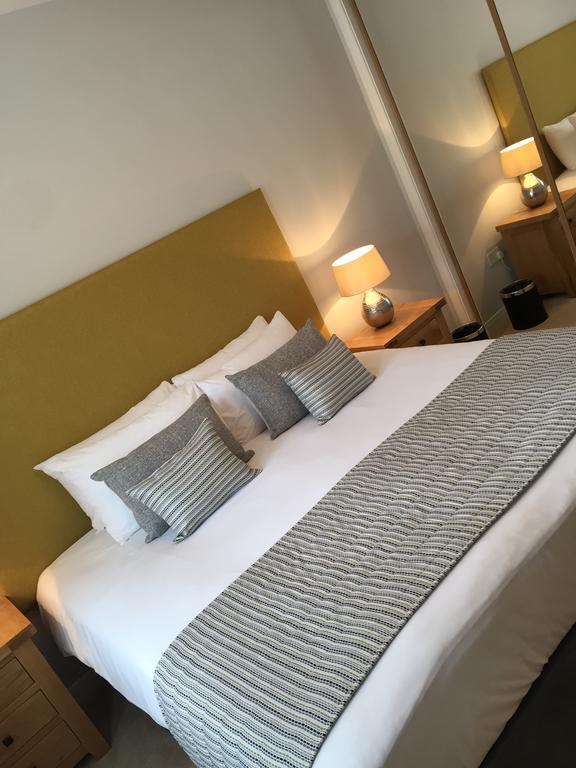 Inverness City Suites Phòng bức ảnh